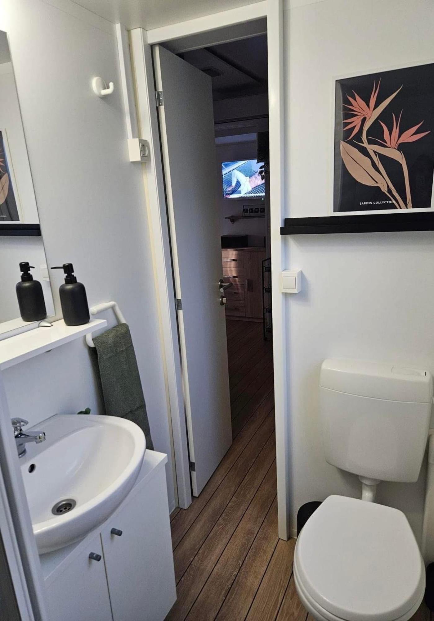 Mobile Home Peponi Del Mar, Brand New Biograd Na Moru Extérieur photo